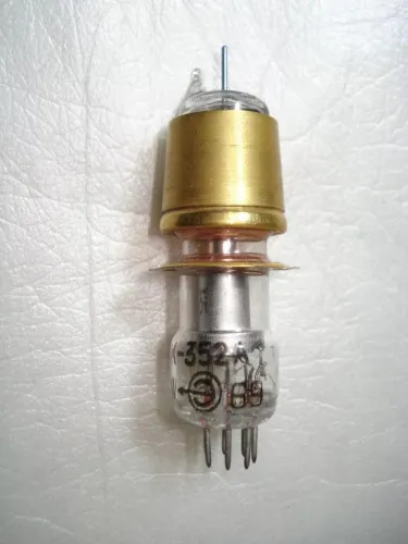 К-352 клистрон фото 2 К-352 клистрон фото 2